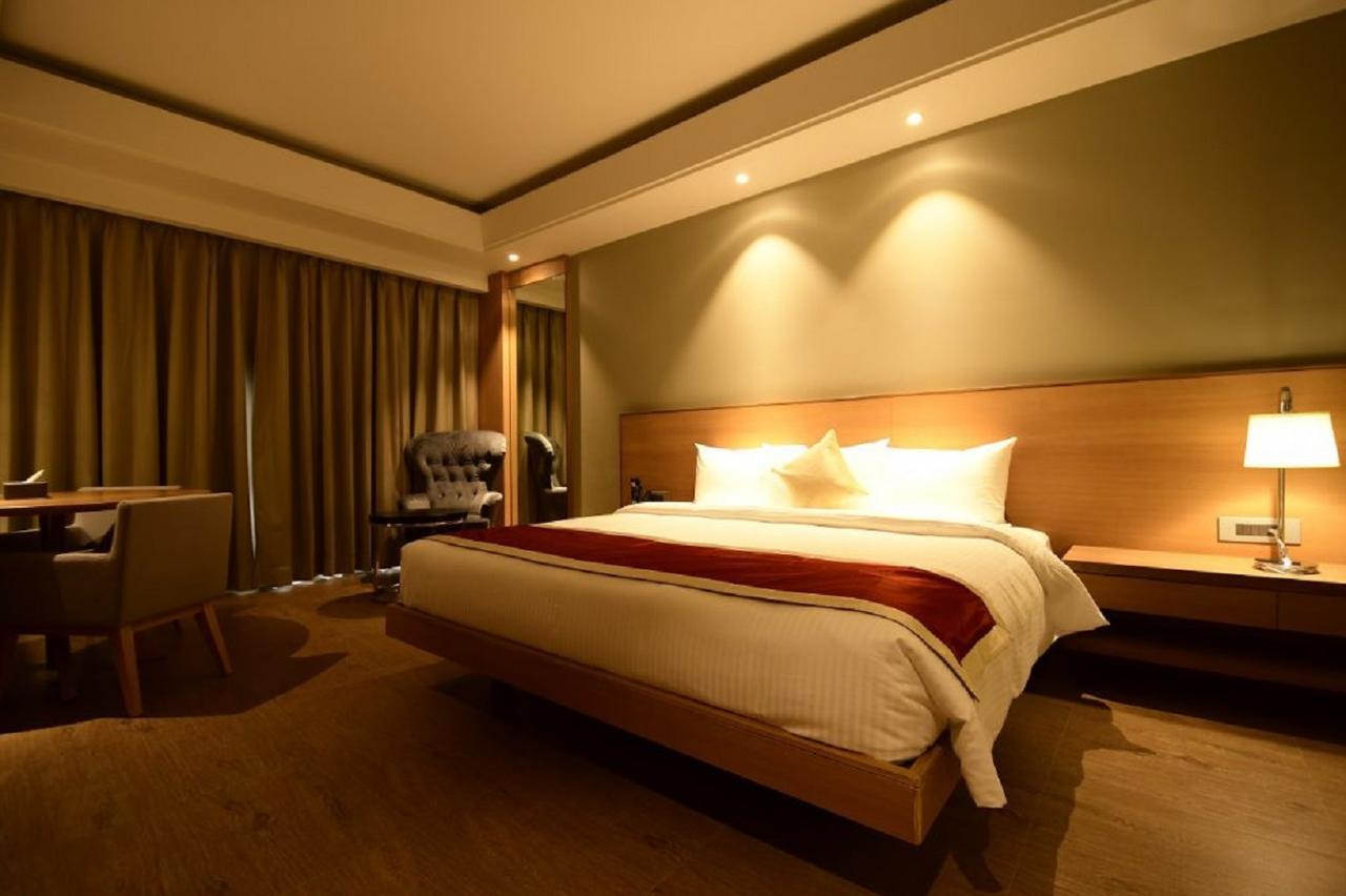 Kiranshree Grand Hotel Guwahati Exterior foto