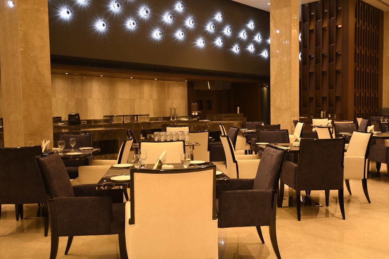 Kiranshree Grand Hotel Guwahati Exterior foto